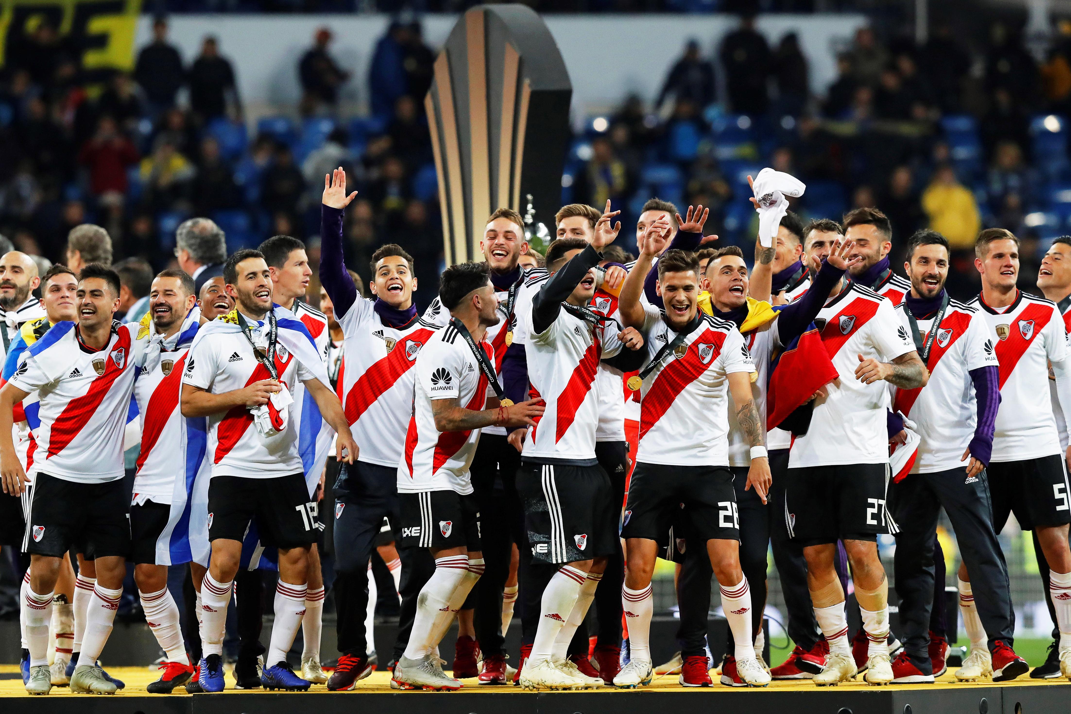 新赛季足球联赛开打,南美洲球星展开巅峰对决的简单介绍 新赛季足球联赛开打,南美洲球星展开巅峰对决的简单介绍