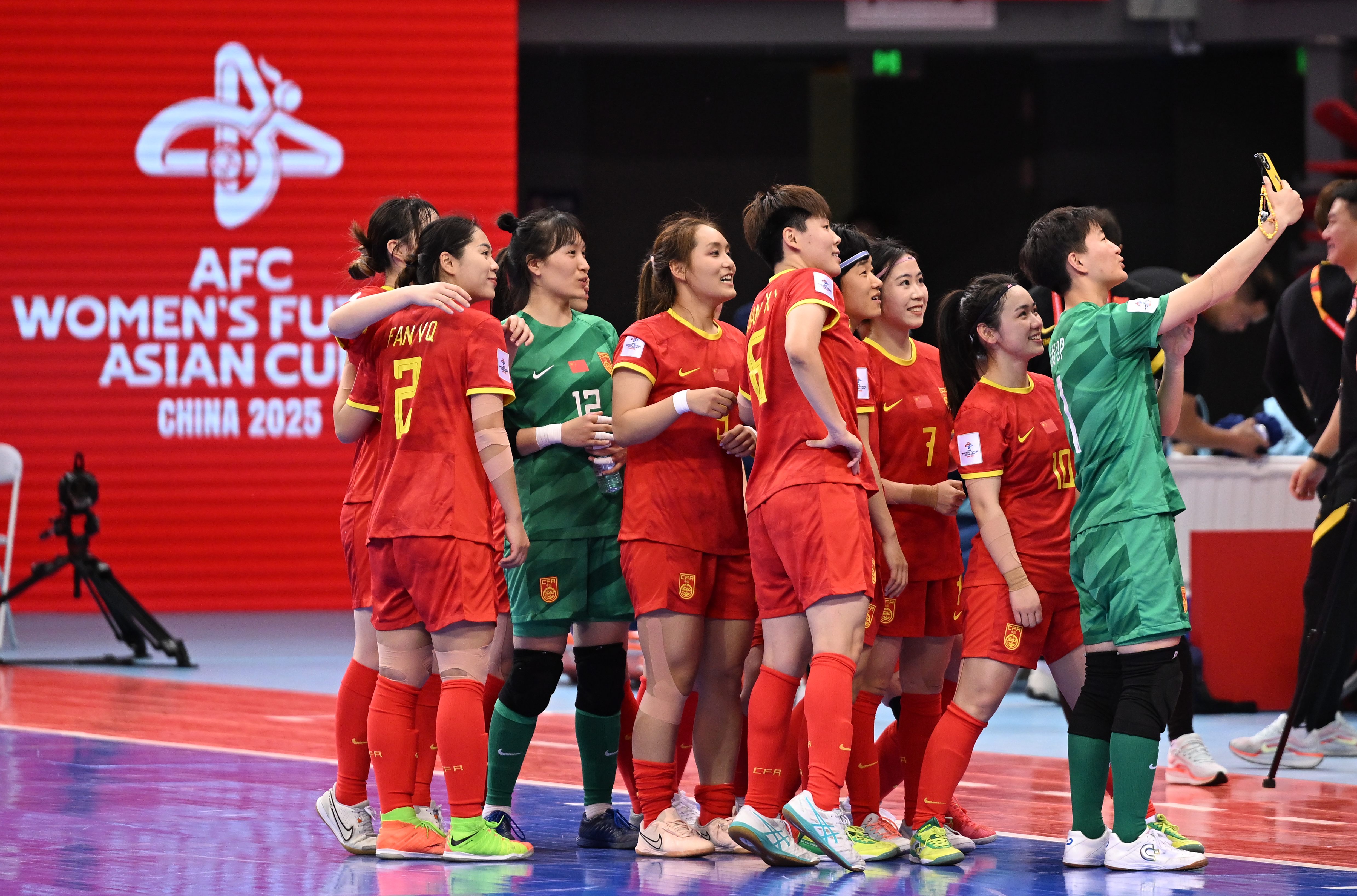 国家队在女子足球赛事中夺魁 国家队在女子足球赛事中夺魁