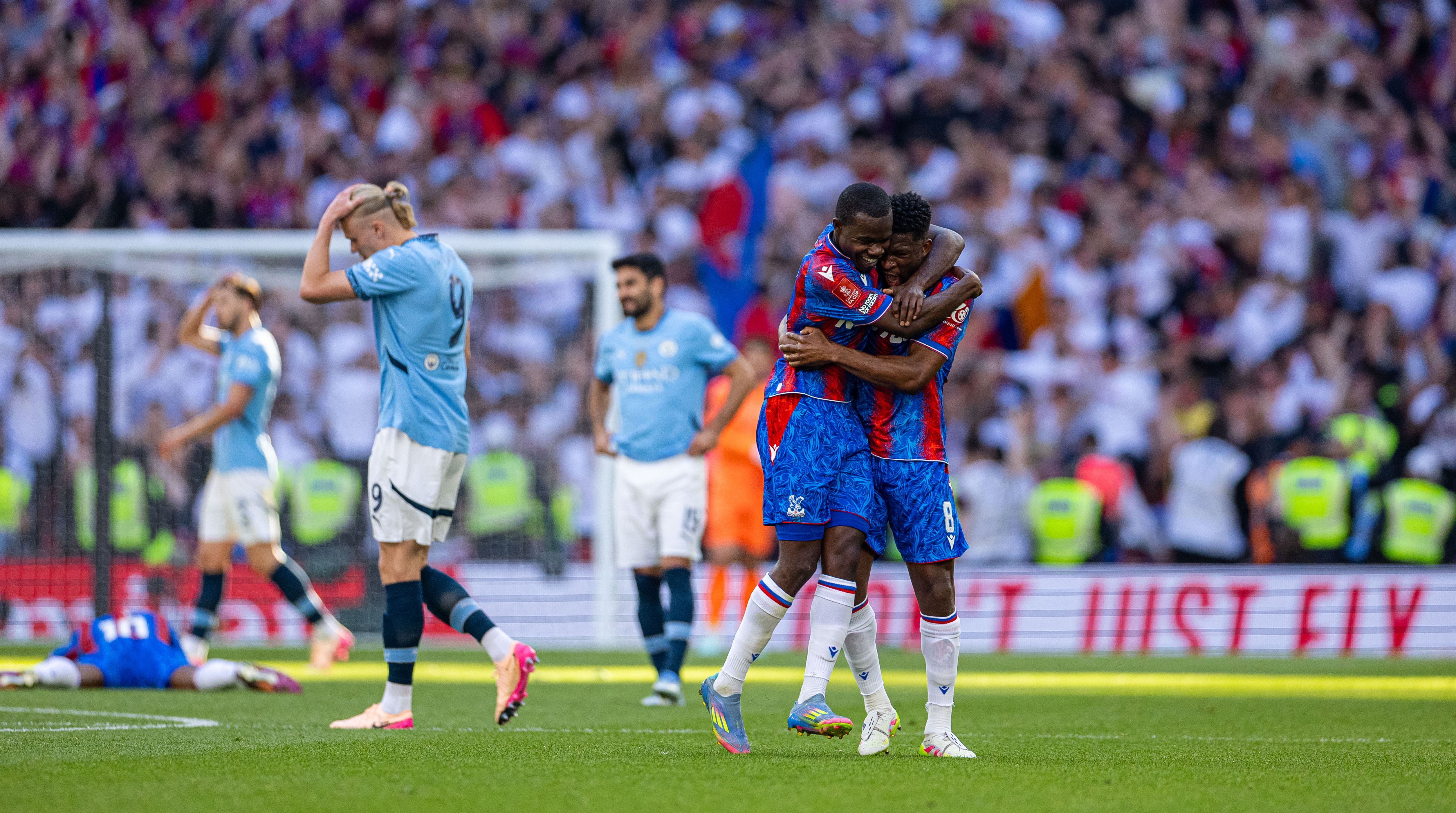 开云官网-足球之夜,欧洲球队将争夺胜利