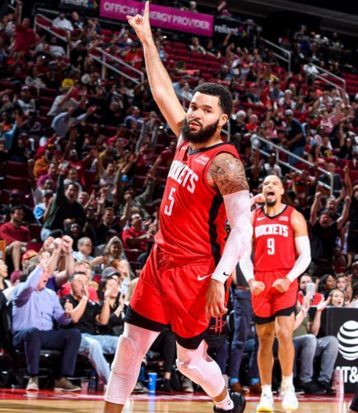 关于火箭前锋伤愈复出,助球队取得胜利的信息 关于火箭前锋伤愈复出,助球队取得胜利的信息