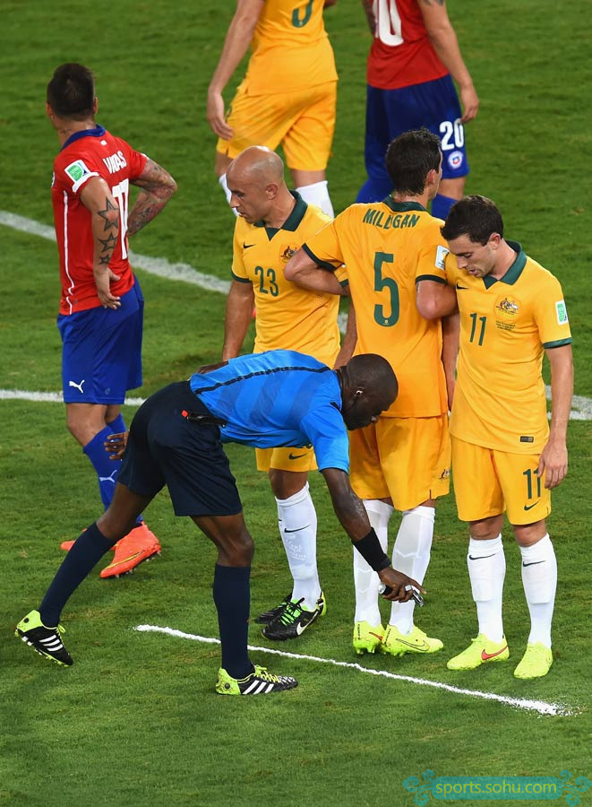 智利完胜巴萨，卡塞米罗高光表现