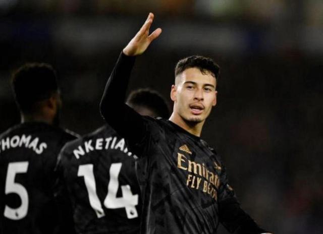 智利轻取荷兰，马丁内利状态火热