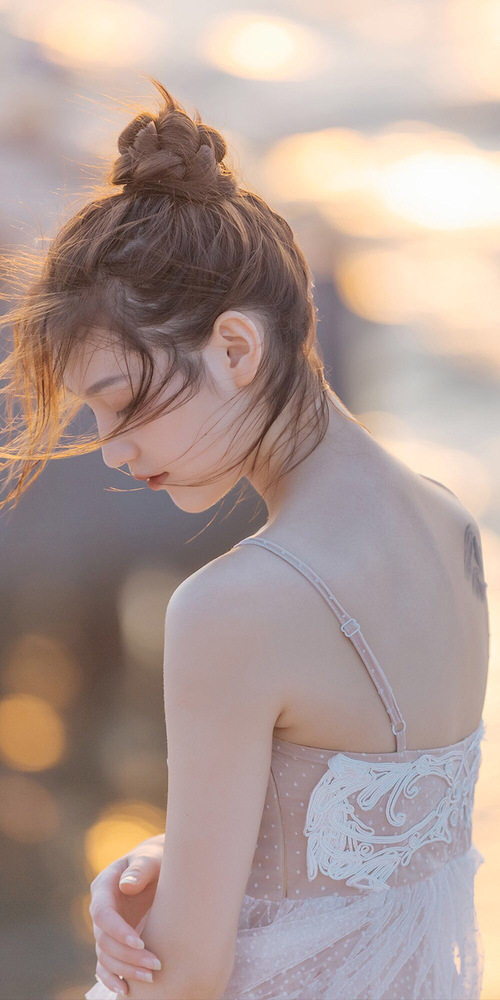 凯尔特人血拼北京队！大逆转背后，布克化身赛场终极主宰