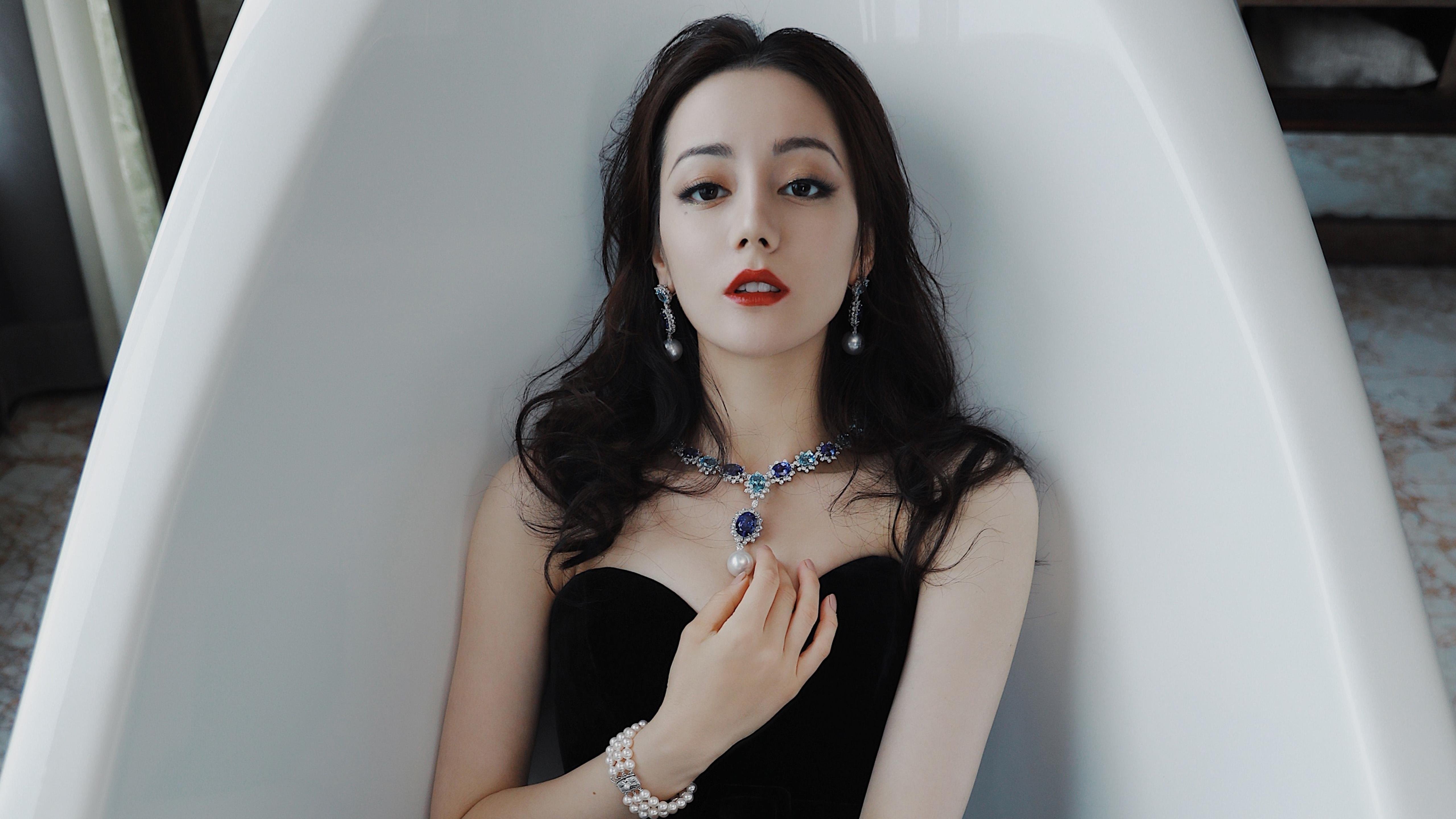 开云体育官网-钢铁与丝绸，当哥伦比亚的火力压制哲学，在英超孕育出凯塞多的夺冠齿轮