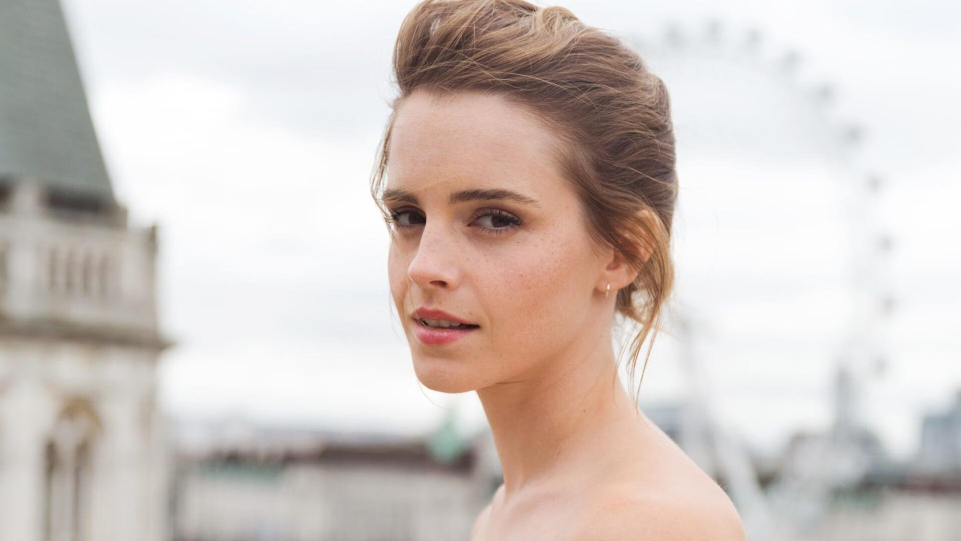 开云体育入口-背叛者的礼物，奥利维耶十七年隔空一击，照亮阿尔及利亚暗夜